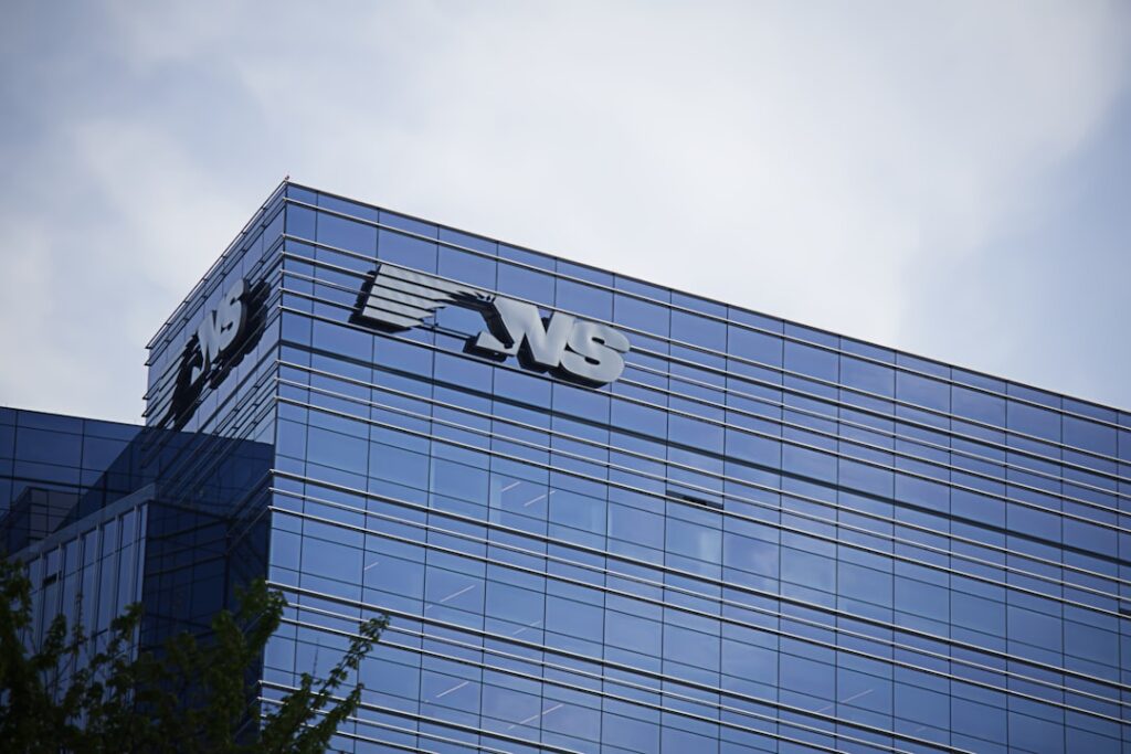 Claude vs GPT-4o code — photo by Jacob McGowin on Unsplash