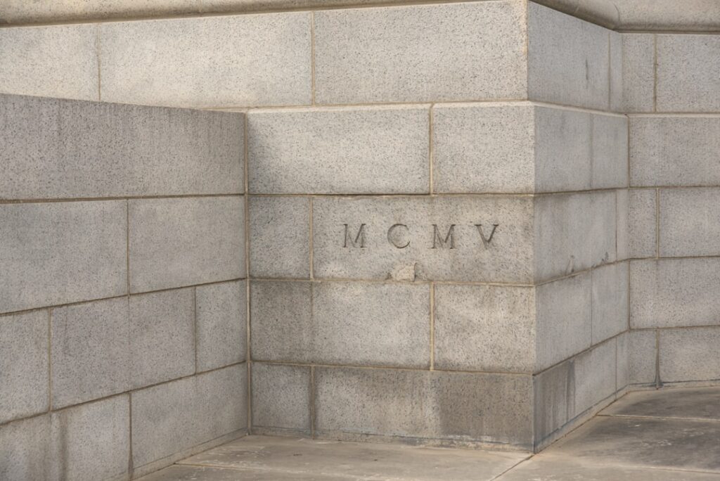 MCP servers Claude — photo by C Bischoff on Unsplash